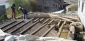 Evine yılanların yuva yaptığını iddia eden vatandaş yardım bekliyor