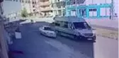 Hafif ticari araç ile otomobil çarpıştı: 1'i bebek 4 yaralı