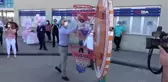 Sağlıkçılar basket atarak meme kanseri için farkındalık oluşturdu