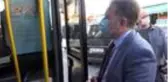 Arnavutköy'de ayakta yolcu taşıyan minibüs sürücüsü, kaymakama yakalandı