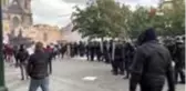 Prag'da holiganlar polisle çatıştı: 20 yaralı, 16 gözaltı
