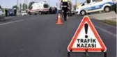 Otomobilin çarptığı motosikletteki baba ve 3 yaşındaki oğlu öldü