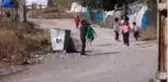 Mahalle imamı camiyi namaz vakitleri dışında sınıfa dönüştürüyor
