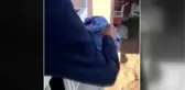 Başı balkon demirine sıkışan çocuk kurtarıldı