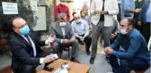 Elazığ Valisi, iş talebinde bulunan genç adama sigarayı bıraktırdı
