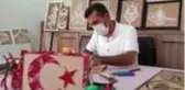 Atık ahşap parçaları Ahmet öğretmenin elinde sanatsal değere dönüşüyor