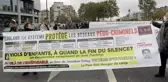 Son dakika! - Paris'te çocukları hükümet tarafında ellerinden alınan ailelerden protesto