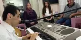 Engelli genç müzik tutkusuyla hayata bağlandı