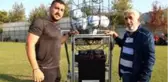 Eski futbolcudan yerli 'top atma makinesi'