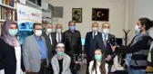 Engelliler bilgisayarları gözleri ile kullanıyor