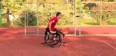 Paralimpik tenisçi Emirhan, raketini hep başarı için sallıyor
