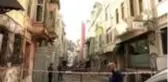 Beyoğlu'nda 2 katlı metruk binada çökme meydana geldi