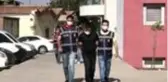 Hastanenin otoparkındaki otomobilden bilgisayar çaldıkları iddiasıyla iki şüpheli tutuklandı