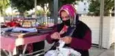 El emeği ürünleriyle ev ekonomisine destek oluyor