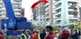 Rıza Bey Apartmanı enkazındaki arama kurtarma çalışmasına, yanındaki binanın çökme tehlikesi nedeniyle ara verildi