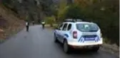 Köprüden dereye düşen otomobildeki 4 kişi yaralandı