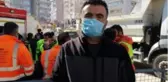 Saglık memuru nöbete gitmek için hazırlanırken depreme yakalandı