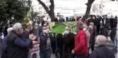 Son dakika haberi | İzmir'de depremde hayatını kaybeden çift ve 2 yaşındaki çocukları toprağa verildi