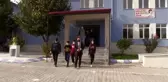 Ortaokul öğrencileri yazdıkları mektuplarla büyüklerine karşı sevgi ve saygıyı pekiştiriyor