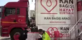 Telsiz anonsunu duyan polisler kan bağışına koştu