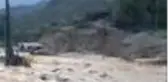 Köprü inşaatı şantiyesini sel vurdu, iş makineleri selde sürüklendi