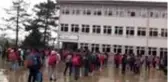 Ortaokul öğrencileri İzmir'deki depremzede yaşıtları için harçlıklarını biriktirdi