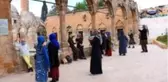 Şanlıurfalılar güneşli havada Balıklıgöl'e akın etti