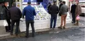 Ordu'da balıkçı tezgahları şenlendi, vatandaşlar adeta balık sırasına girdi