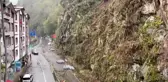 Çamlıhemşin'de kaya düşme riskine karşı yamaçlara çelik ağ örülüyor