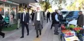 Sosyal mesafeyi ihlal eden vatandaşları uyaran kaymakama şaşırtan cevap: Tamam dayı