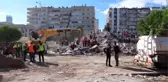Yalova'dan 21 yıl sonra İzmir'de yaşadıkları deprem nedeniyle korkudan hasarsız evlerine giremiyorlar