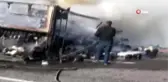 Devrilen iplik yüklü tır alev aldı, Kayseri-Niğde karayolu trafiğe kapandı