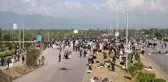 İSLAMABAD - Pakistan'da Fransa Cumhurbaşkanı Macron'un İslam karşıtı açıklamalarını protesto sürüyor