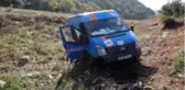 Kargo şirketine ait kamyonet şarampole uçtu; 2 yaralı