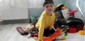 Oğlunun kulaklarına kavuşmasını isteyen baba: 