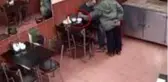Yalın ayak fırına giren şahıs uyuyan fırıncının telefonunu çaldı