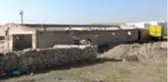 Evlerinin yanındaki obruğa rağmen yaylada yaşamaya devam ediyorlar