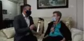 Okuma hevesini yitirmeyen 84 yaşındaki kadın liseden mezun oldu
