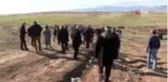 Son dakika haber! Ermenistan'ın tahrip ettiği Fuzuli Kültür Merkezi'nin önünde 27 yıl sonra keman çalındı