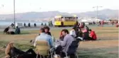 Kafe ve restoranlar kapandı, vatandaş sahile koştu