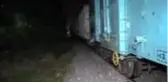 Yük treninin çarptığı kişi ağır yaralandı