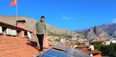 Atanamayan Ahmet öğretmen, güneş panellerinden elektrik üretip fazlasını satıyor