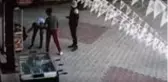 Oyun makinesinin kilidini kırıp bozuk paraları çaldılar