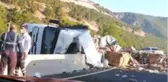 Sakar rampasında TIR devrildi