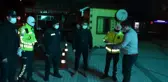 Sarıkamış'ta covid-19 tedbirleri kapsamında sessizlik hakim oldu, polislere tatlı ikram edildi