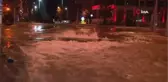 Patlayan su borusu caddeleri göle çevirdi