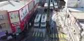 Cadde ve sokaklar köpüklü suyla yıkandı
