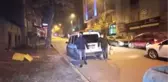 Ekipler sokağa çıkma kısıtlaması dolayısıyla sokak hayvanlarına mama dağıttı