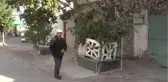 Kaynayan kazandaki iplere 55 yıldır kök boyayla renk veriyor