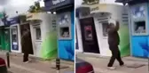 Eline çekiç alıp ATM'leri paramparça etti! O anlar kamerada
